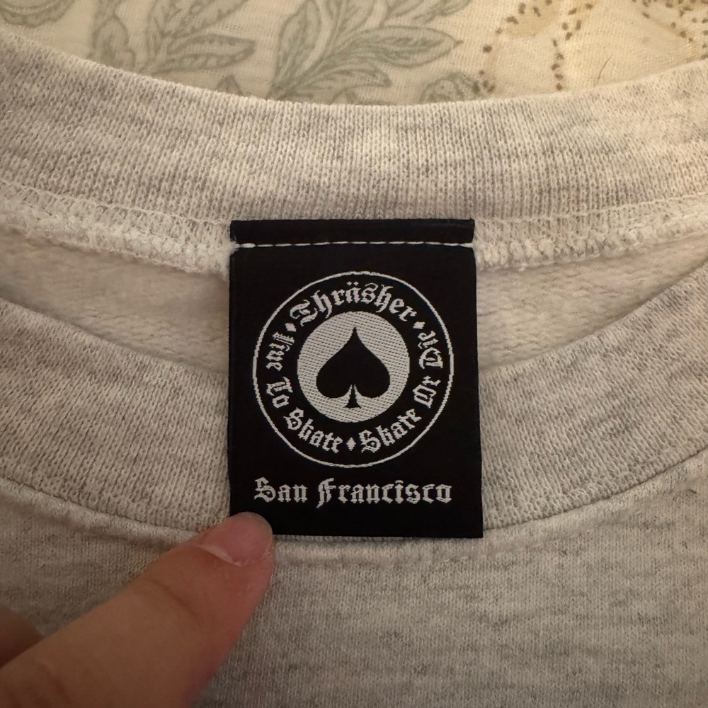 Thrasher Light Gray Tee - Picture 4 of 5